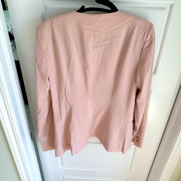 Soft Pink Blazer with Gold Embellishments - Picture 9 of 12